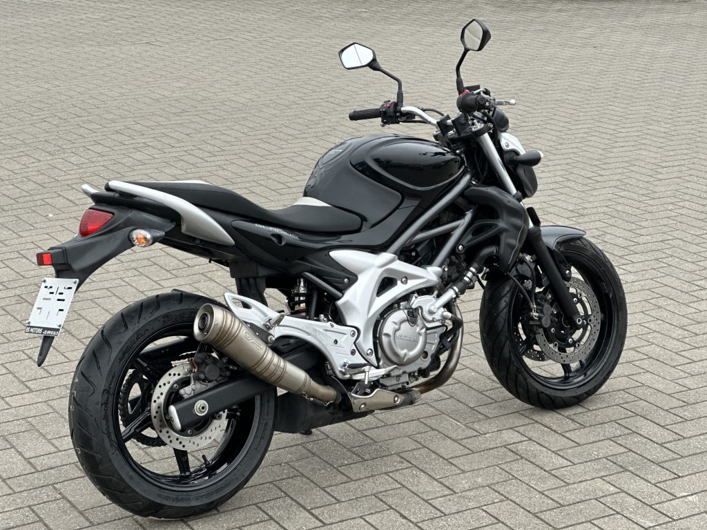 Suzuki SV 650 Gladius 16.000 Km